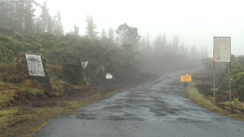 Imagem de Repavimentação da via de acesso à Montanha do Pico em execução