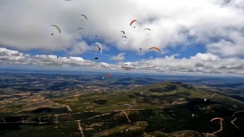 Imagem de Clube Asas de São Miguel conquista hexacampeonato nacional de parapente