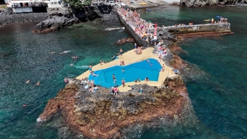 Imagem de Microclima da Caloura é ponto de paragem dos turistas