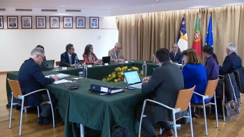Imagem de Conselho do Governo aprova aquisição de 5 viaturas e 12 ambulâncias