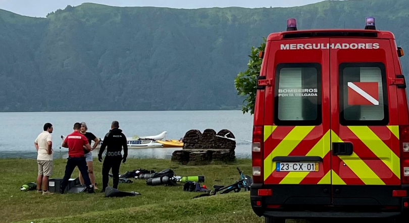 Imagem de Resgatado corpo do homem desaparecido na lagoa das Sete Cidades