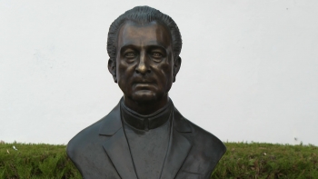Imagem de Monsenhor Augusto Cabral homenageado na sua terra natal