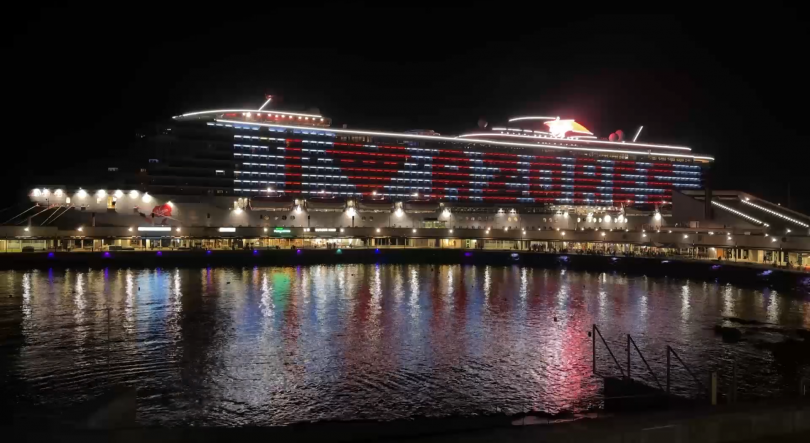 Imagem de ‘Brilliant Lady’ da Virgin Voyages faz escala inaugural em Ponta Delgada