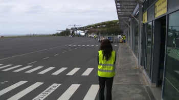 Imagem de Falta de bombeiros condiciona operação da SATA no Faial