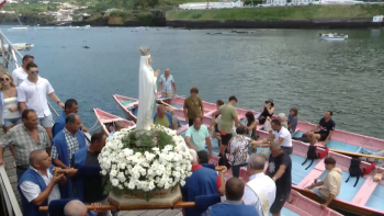 Imagem de Procissão marítima em honra de Nossa Senhora de Lourdes juntou mais de 30 embarcações