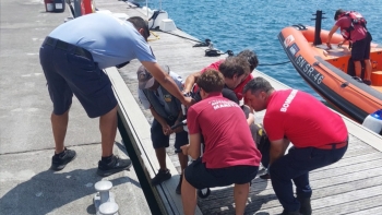 Imagem de Homem resgatado de navio mercante ao largo dos Açores