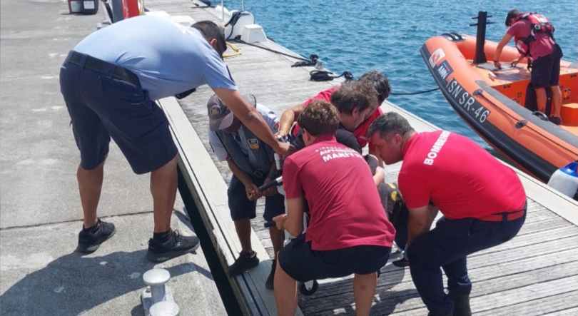 Imagem de Homem resgatado de navio mercante ao largo dos Açores