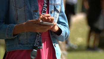 Imagem de Telemóveis nas escolas: Decisão final nas mãos das escolas açorianas