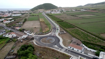 Imagem de Inaugurada hoje a variante de Santa Cruz da Graciosa