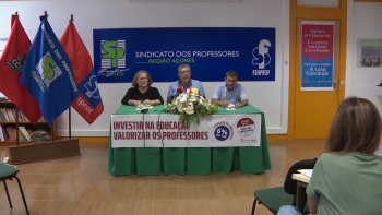 Imagem de SPRA defende mais incentivos à fixação e denuncia falta de manuais digitais em várias escolas