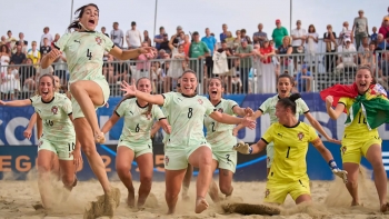 Imagem de Futebol de Praia: Joana Flores e Cristiana Costa sagradas campeãs europeias por Portugal