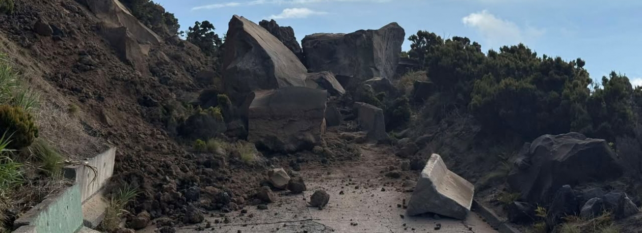 Imagem de Derrocada no acesso à Ferraria, em São Miguel