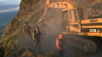 Imagem de Obras de desobstrução da estrada da Ferraria paradas enquanto LREC analisa terreno