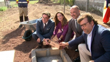 Imagem de Lançada primeira pedra da empreitada de construção de 3 moradias na Graciosa