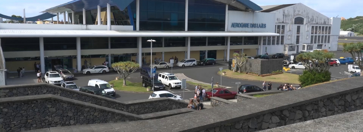Imagem de Município da Praia altera regras e acaba com praças de táxis condicionadas