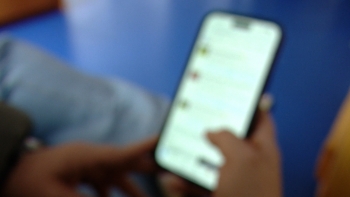 Imagem de FAPA critica Governo por não emitir recomendação sobre uso de telemóvel nas escolas