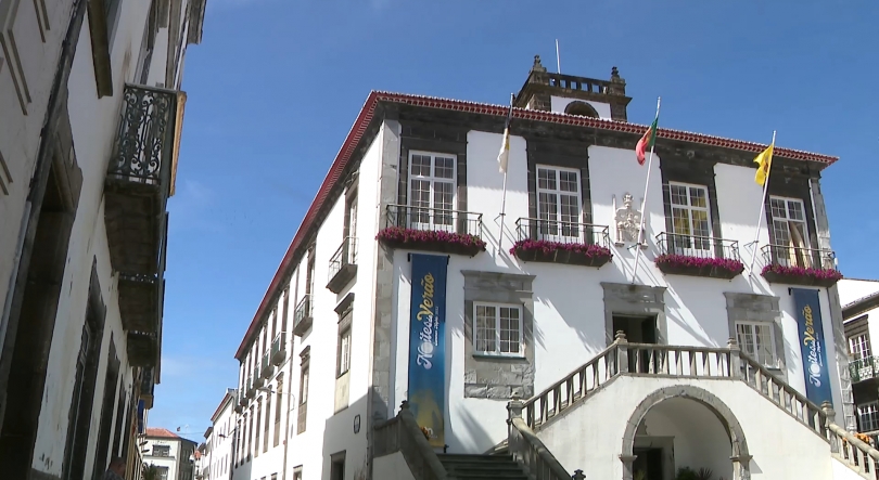 Imagem de Pedro Nascimento Cabral vai tentar acordo com Sónia Nicolau