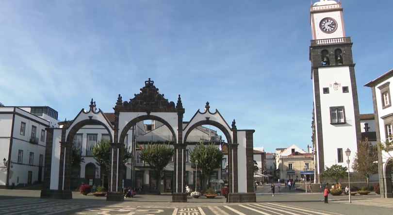 Réplica das Portas da Cidade de Ponta Delgada vai ser instalada em Brampton no Canadá