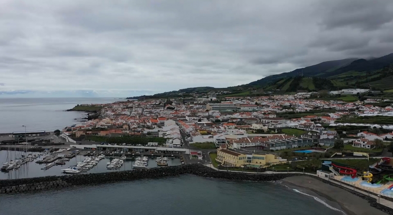 Homem morre em acidente de mergulho em Vila Franca
