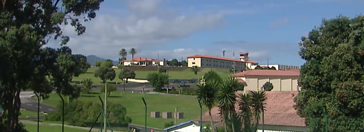Imagem de Trabalhadores da Base das Lajes com salários em atraso devido a “shutdown” americano