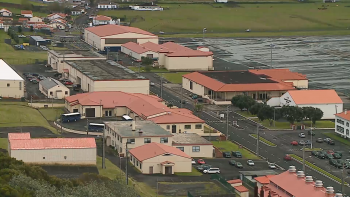 Imagem de Trabalhadores da Base das Lajes insistem que Governo de Montenegro deve pagar salários em atraso