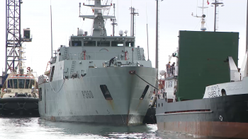 Imagem de Disparo acidental de um canhão da marinha levou ao encerramento temporário do porto de Ponta Delgada