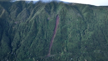 Imagem de Câmara da Calheta prepara operação relâmpago de reabertura da estrada de acesso à Fajã dos Cubres