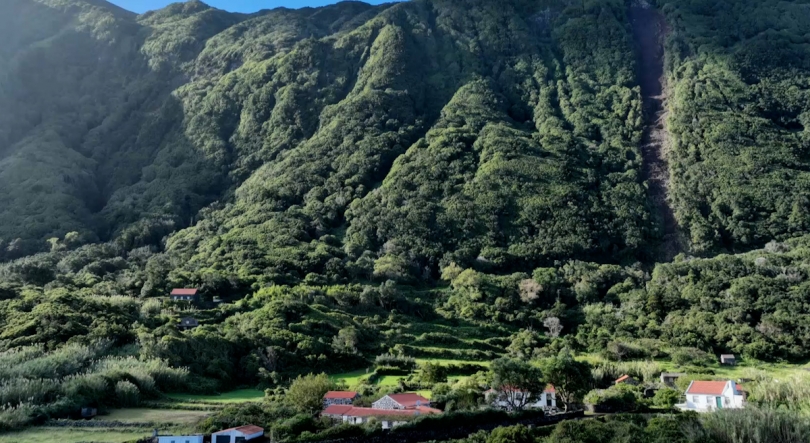 Imagem de Estrada de acesso à Fajã dos Cubres continua encerrada por risco de movimentação de massas