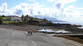 Imagem de Junta de Freguesia da Feteira no Faial com apoio escolar de 50€ para alunos