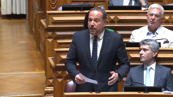 Imagem de Francisco César exige esclarecimentos da República sobre trabalhadores da Base das Lajes