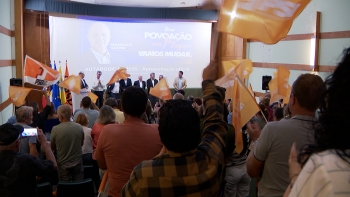 Imagem de Autárquicas 2025: José Manuel Bolieiro promete nova escola para a Povoação