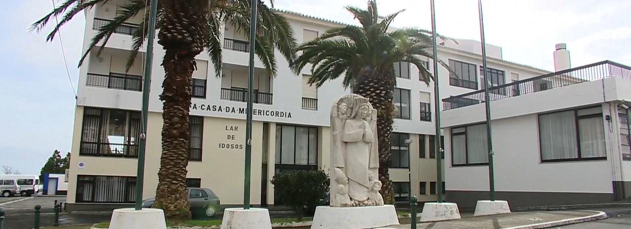 Imagem de Subsídio de Natal em risco para os trabalhadores das Misericórdias nos Açores