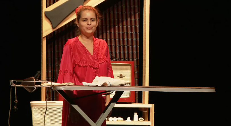 Imagem de 'Uma Mulher Só' no Teatro Faialense