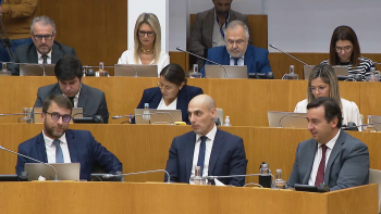 Imagem de PO26: Partidos da oposição não pouparam críticas à gestão da dívida pública regional