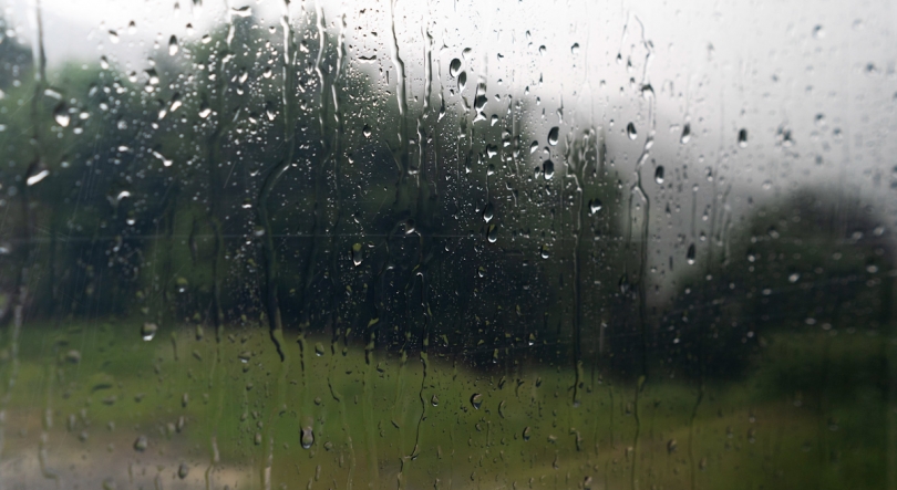 Imagem de Sete ilhas dos Açores sob aviso amarelo devido a chuva forte