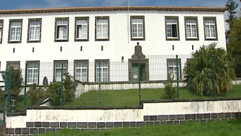 Imagem de Expostos a raticida, cinco alunos da Escola da Vitória enviados para Hospital