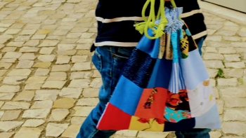 Imagem de Crianças açorianas revivem tradição do Pão por Deus