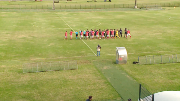 Imagem de Angrense vence derby com Praiense por 2-1 na Praia da Vitória