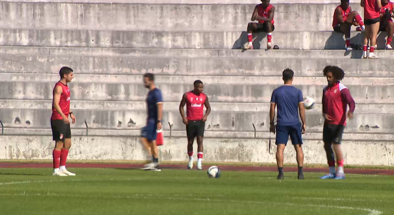 Imagem de Primeira Liga de Futebol: Vasco Matos pede concentração aos jogadores para jogo no terreno do Rio Ave