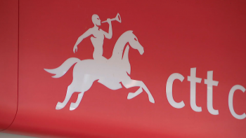 Imagem de Clientes dos CTT em Ponta Delgada com esperas de 5 horas para atendimento