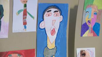 Imagem de Mostra de artes plásticas desenvolvida por pessoas com deficiência patente no Hospital da Terceira até 4 de janeiro