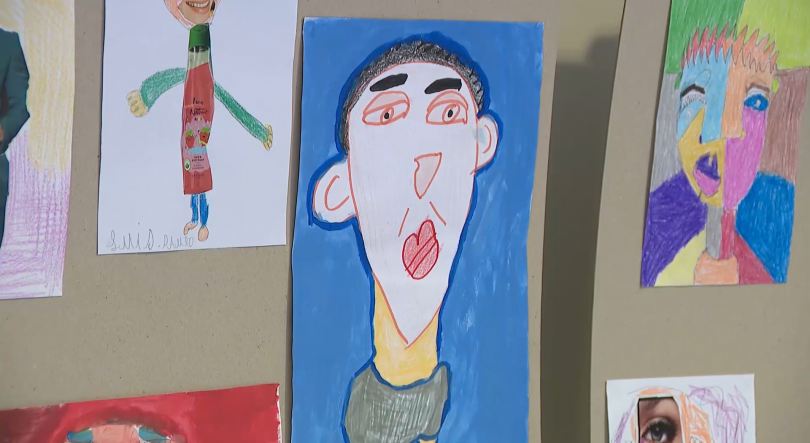 Imagem de Mostra de artes plásticas desenvolvida por pessoas com deficiência patente no Hospital da Terceira até 4 de janeiro