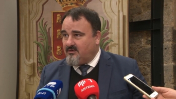 Imagem de Paulo Estêvão preocupado com falta de abastecimento ao Corvo