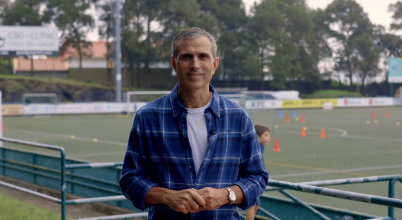 Imagem de Pauleta distribuiu presentes em associação onde já é parte da família