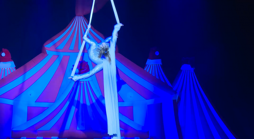 Imagem de Mais de 30 artistas sobem ao palco no Circo Mágico de Natal