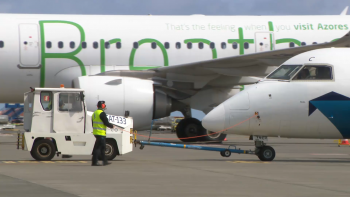 Imagem de Assembleias Municipais de Angra e Praia da Vitória aprovam voto de protesto contra exclusão das Lajes no reforço da SATA para o Natal