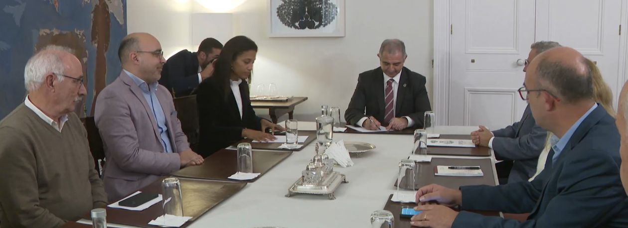 Imagem de 10 IPSS dos Açores não vão pagar subsídio de Natal aos funcionários devido a atrasos da República