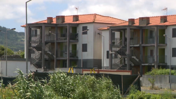 Imagem de Presidente da Junta de Freguesia de Rabo de Peixe preocupado com aumento de famílias despejadas