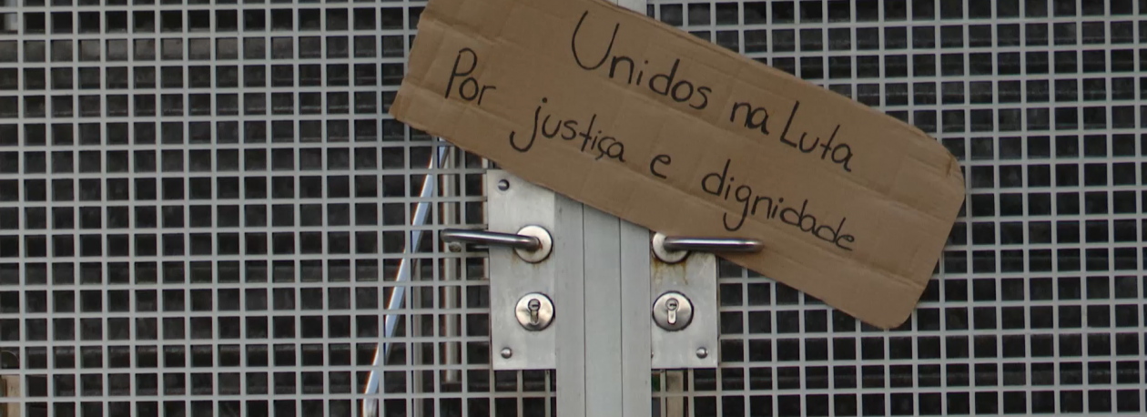 Imagem de Greve Geral: Escola Básica e Secundária das Lajes do Pico foi uma das muitas escolas encerradas