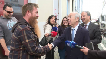 Imagem de Marques Mendes apelou ao voto no centro histórico de Ponta Delgada